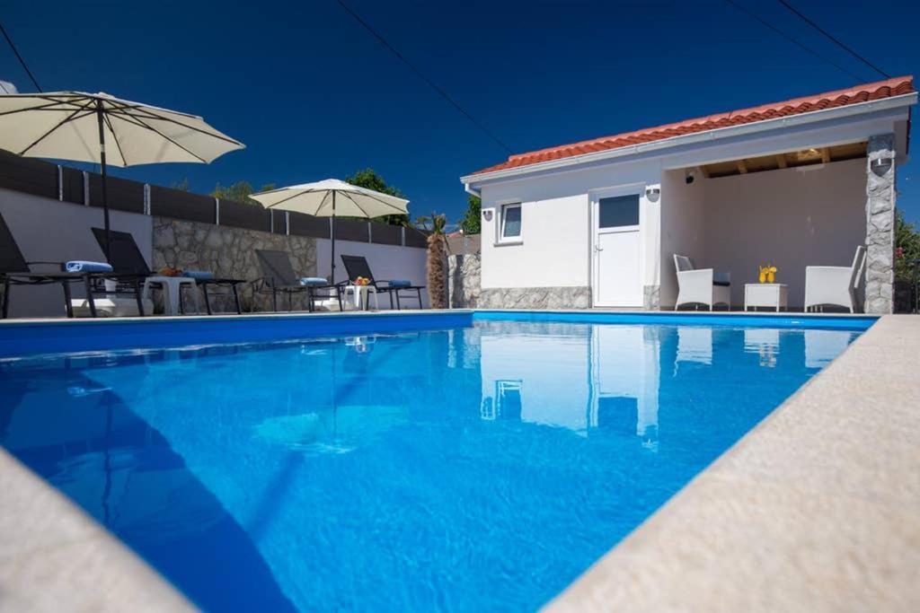 Adria-Holiday House With A Private Pool In Krk Kornić Екстериор снимка