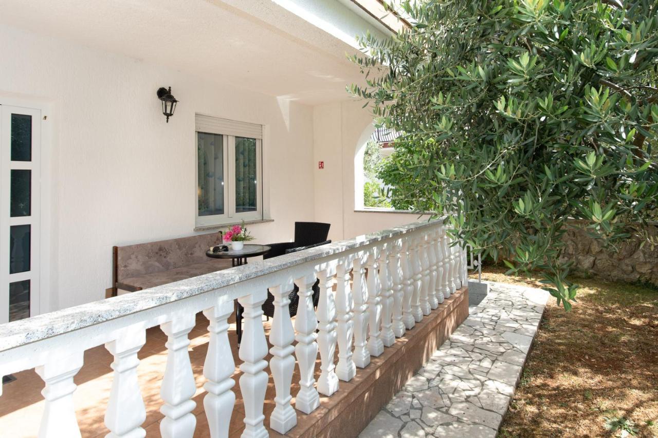 Adria-Holiday House With A Private Pool In Krk Kornić Екстериор снимка